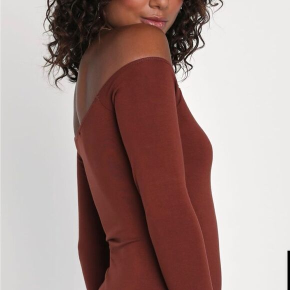 Lulus Easy Stunner Off-the-Shoulder Long Sleeve Bodysuit Cognac L NWT IN PKG - Picture 3 of 9